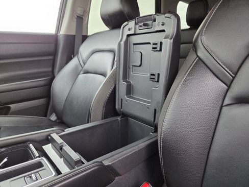 Used 2025 Nissan Pathfinder SL image 27