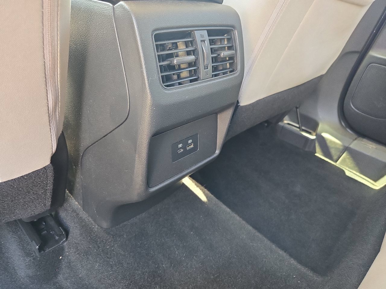 Used 2023 Nissan Rogue SV FWD image 23