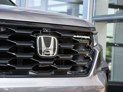 Used 2025 Honda Pilot Black Edition image 13