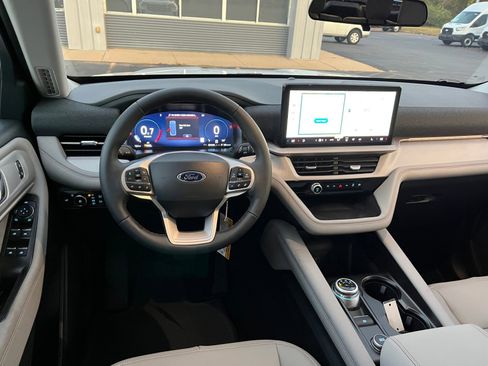 New 2026 Ford Explorer Active w/ Active Comfort Package image 15