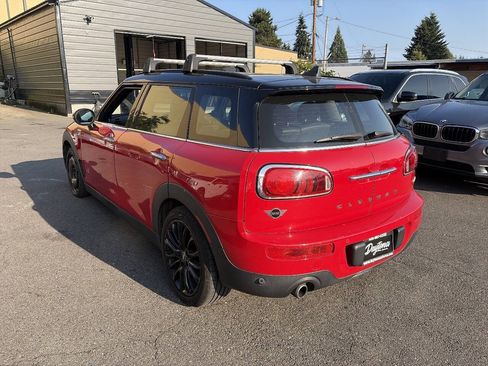 Used 2019 MINI Cooper Clubman ALL4 w/ Premium Package AWD/4WD image 2