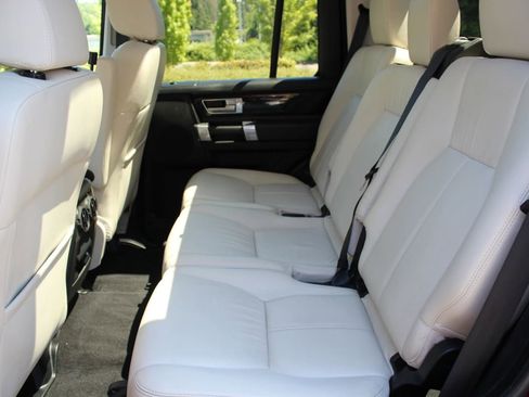Used 2015 Land Rover LR4 HSE LUX image 30