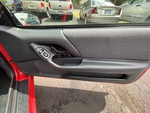 Used 1993 Chevrolet Camaro Z28 RWD image 17