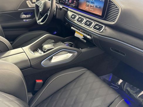 New 2026 Mercedes-Benz Maybach GLS 600 4MATIC image 28