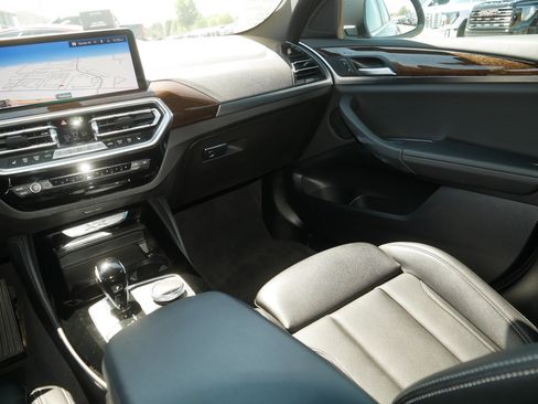 Used 2024 BMW X4 xDrive30i w/ Parking Assistance Package AWD/4WD image 11