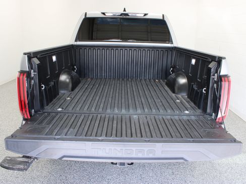 Used 2022 Toyota Tundra Platinum AWD/4WD image 9