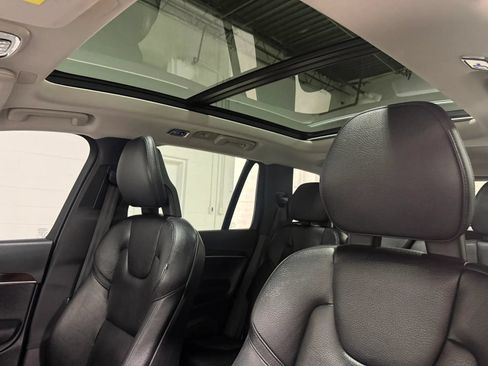 Used 2016 Volvo XC90 T6 Momentum w/ Momentum Plus Package AWD/4WD image 16