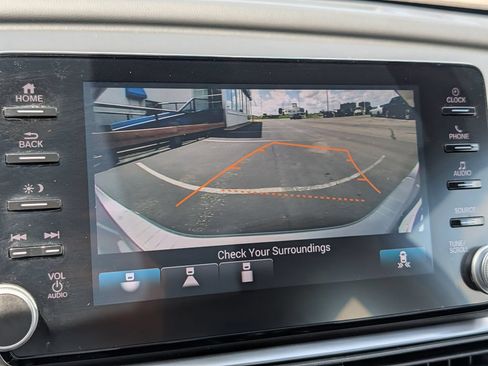 Used 2018 Honda Accord EX image 26