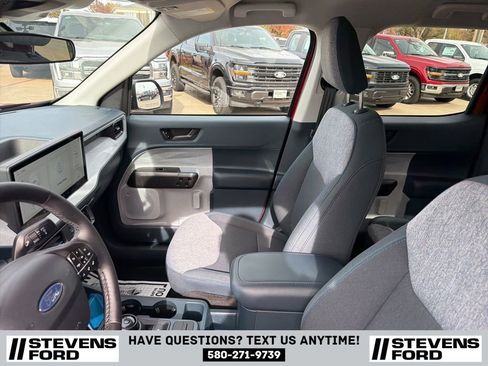 Used 2025 Ford Maverick XLT w/ XLT Luxury Package image 17