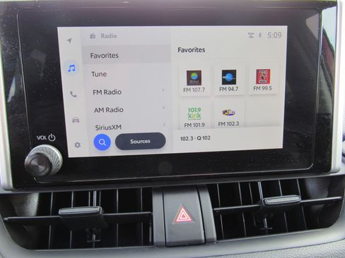 Used 2025 Toyota RAV4 LE AWD/4WD image 17