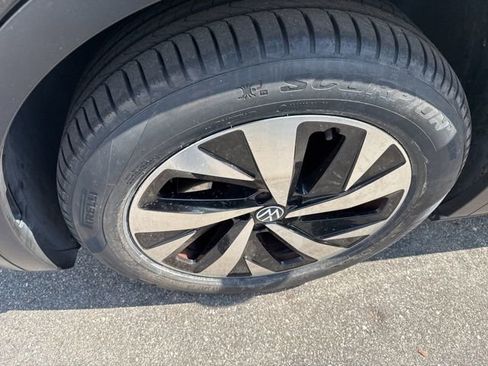 Used 2023 Volkswagen ID.4 Pro RWD image 4