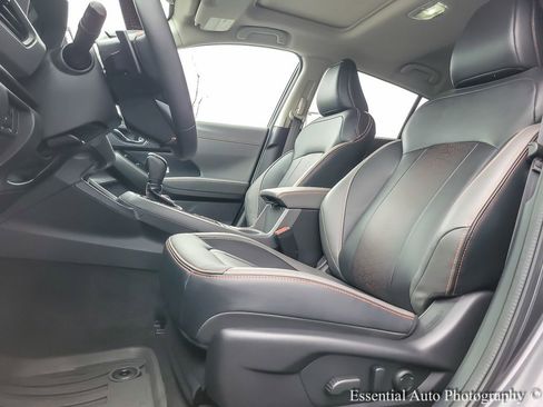 Certified 2025 Subaru Crosstrek 2.5i Limited w/ Crosstrek Mirror Package image 7