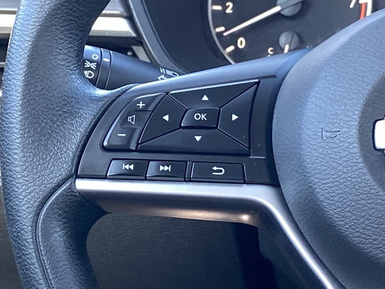 Certified 2024 Nissan Altima 2.5 SV FWD image 25