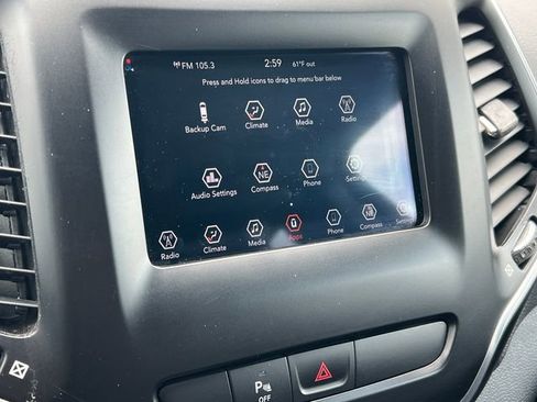 Used 2019 Jeep Cherokee Latitude Plus AWD/4WD image 25