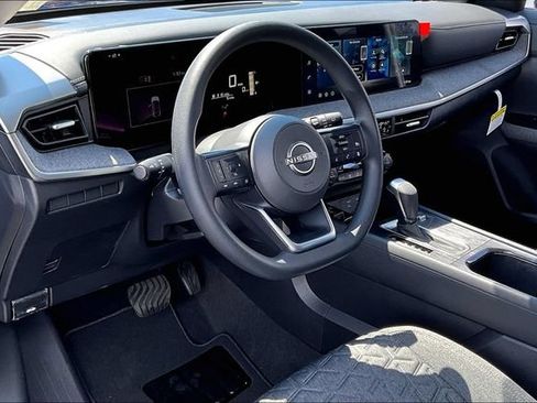 New 2027 Nissan Kicks SV w/ SV Premium Package AWD/4WD image 7