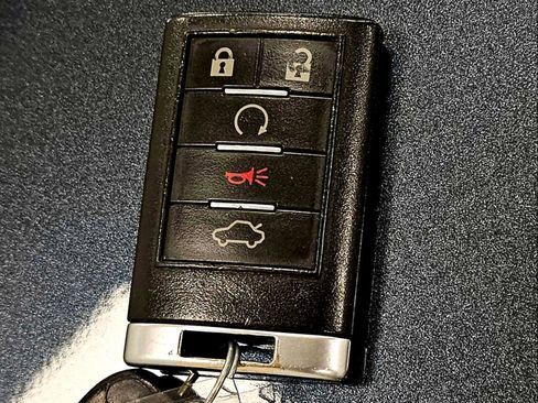 Used 2010 Cadillac DTS Premium image 19