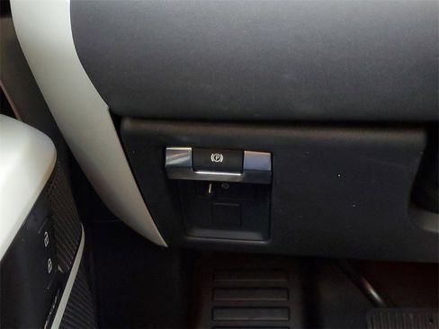 Used 2023 Land Rover Defender 110 S image 14