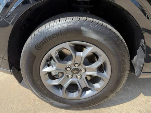 Used 2025 Ford Maverick XLT w/ Equipment Group 301A AWD/4WD image 9