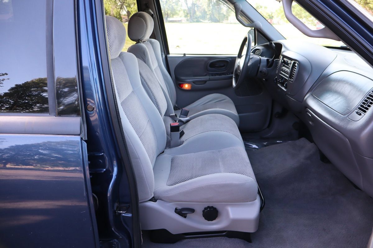 Used 2002 Ford F150 XLT AWD/4WD image 22