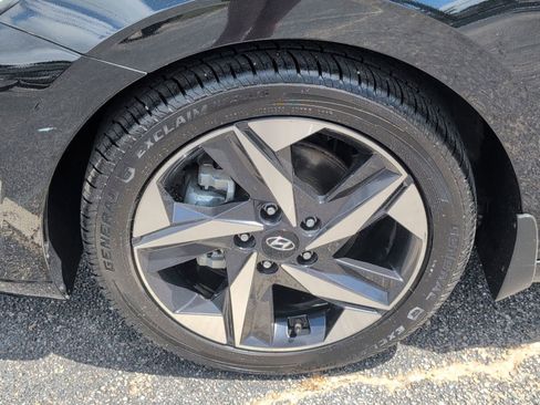 Used 2023 Hyundai Elantra SEL w/ Convenience Package image 11