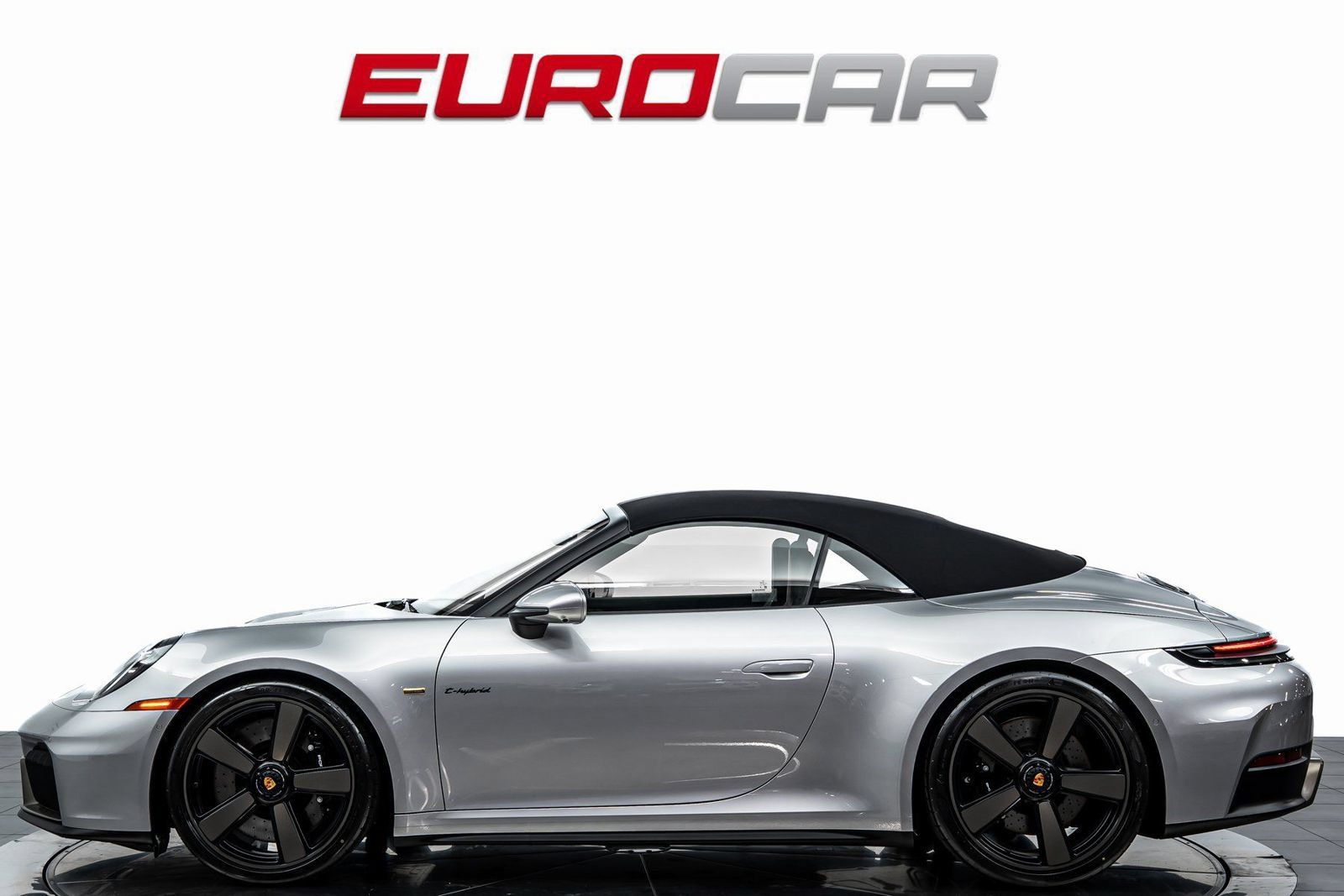 Used 2026 Porsche 911 Carrera 4 GTS AWD/4WD image 3