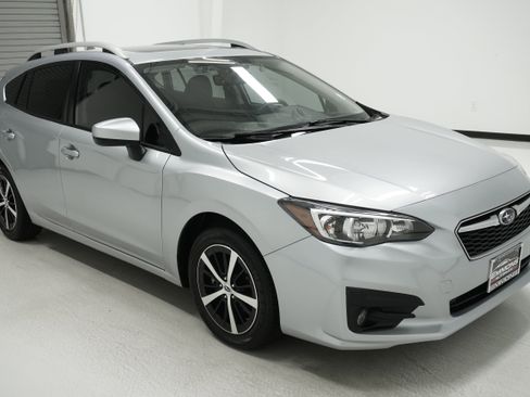 Used 2019 Subaru Impreza 2.0i Premium AWD/4WD image 3