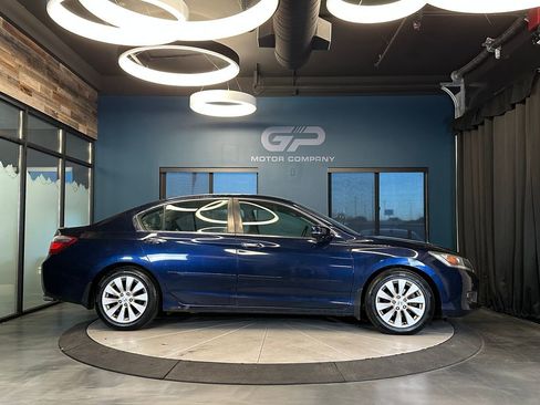 Used 2015 Honda Accord EX-L image 2