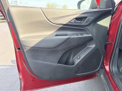 Used 2024 Chevrolet Equinox LT FWD image 5