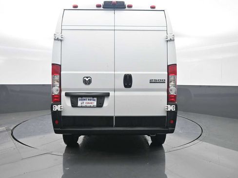 Used 2025 RAM ProMaster 2500 w/ Convenience Group FWD image 6