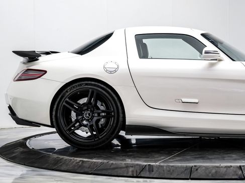 Used 2011 Mercedes-Benz SLS AMG Coupe image 28