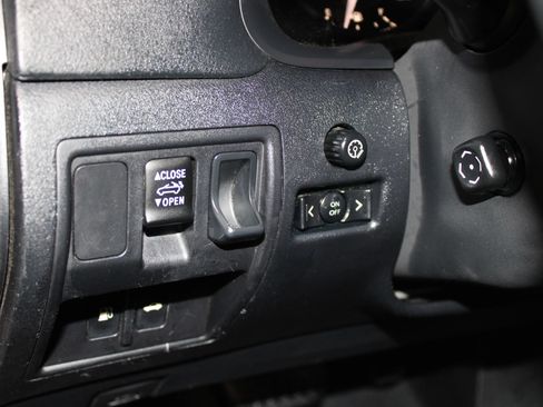 Used 2010 Lexus IS 350C w/ Luxury Pkg RWD image 20