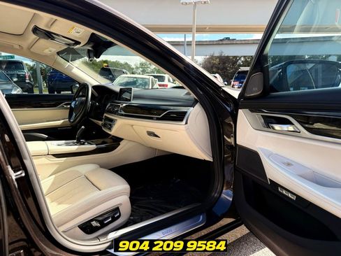 Used 2017 BMW 740i RWD image 33