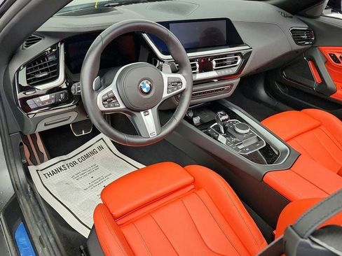 Used 2025 BMW Z4 M40i w/ Premium Package image 12