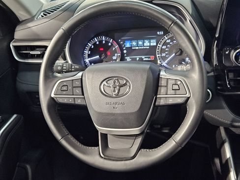 Used 2025 Toyota Highlander XLE AWD/4WD image 27