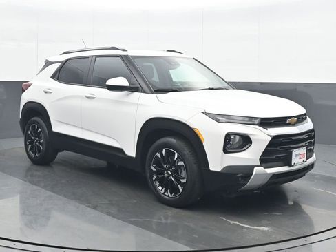 Used 2023 Chevrolet TrailBlazer LT FWD image 9