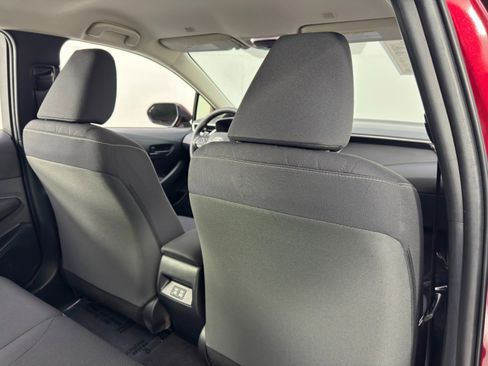 Used 2025 Toyota Corolla LE image 33