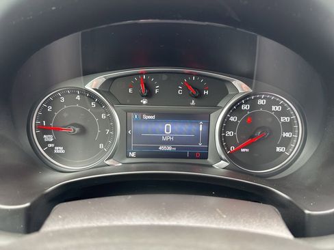 Used 2024 GMC Terrain SLE AWD/4WD image 28