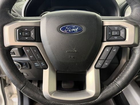 Used 2016 Ford F150 Platinum w/ Equipment Group 701A Luxury AWD/4WD image 16