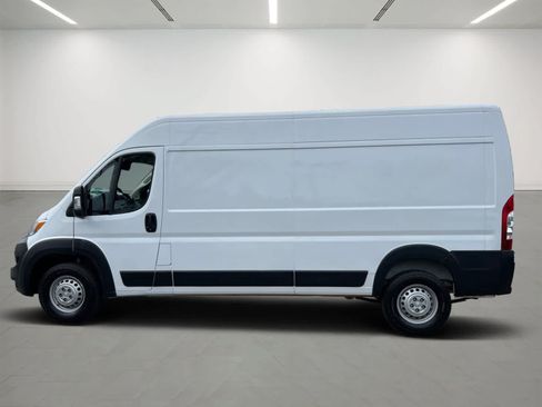 Used 2025 RAM ProMaster 2500 w/ Convenience Group FWD image 3