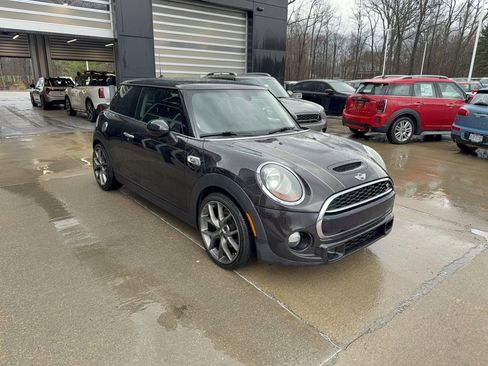 Used 2015 MINI Cooper S image 2