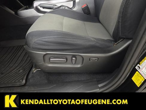 Used 2021 Toyota Tacoma TRD Off-Road AWD/4WD image 27