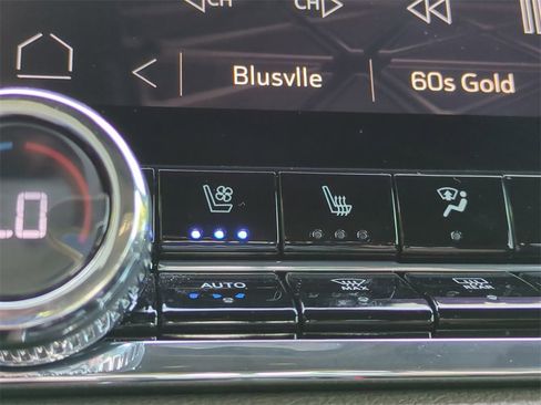 Used 2023 GMC Canyon Denali image 24