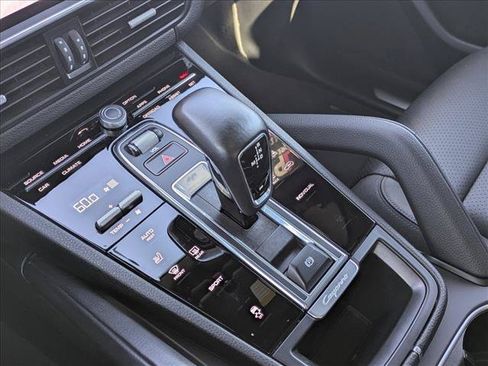 Used 2021 Porsche Cayenne AWD/4WD image 12