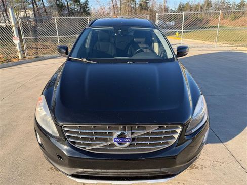 Used 2015 Volvo XC60 T5 image 9