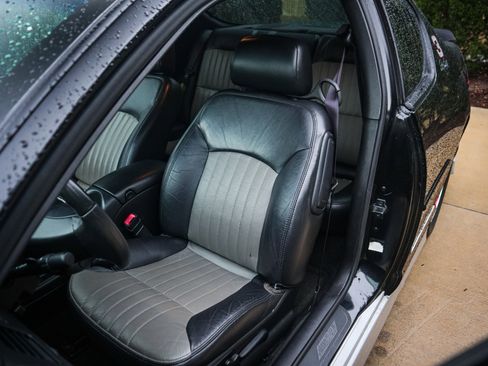 Used 2002 Chevrolet Monte Carlo SS w/ Pace Car Replica Pkg image 16