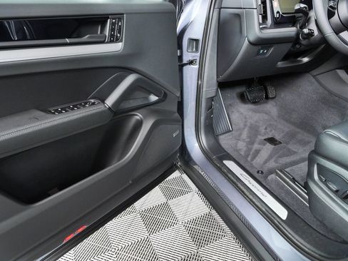 New 2026 Porsche Cayenne AWD/4WD image 8
