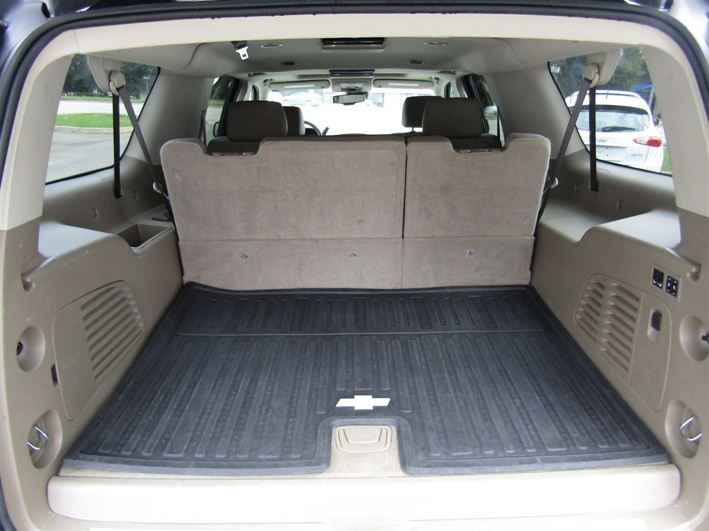 Used 2018 Chevrolet Suburban LT AWD/4WD image 24