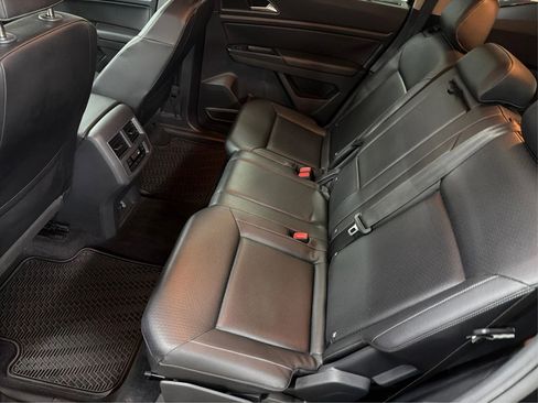 Used 2018 Volkswagen Atlas SE FWD image 30