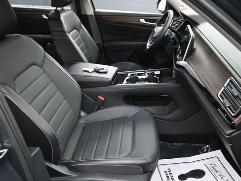 Used 2024 Volkswagen Atlas SEL AWD/4WD image 31