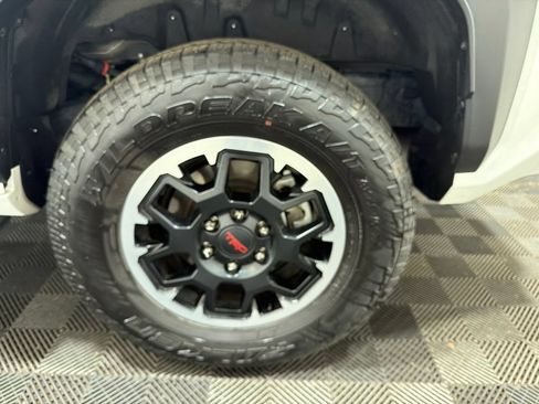 Used 2025 Toyota 4Runner TRD Off-Road Premium w/ Tow Technology Package AWD/4WD image 32